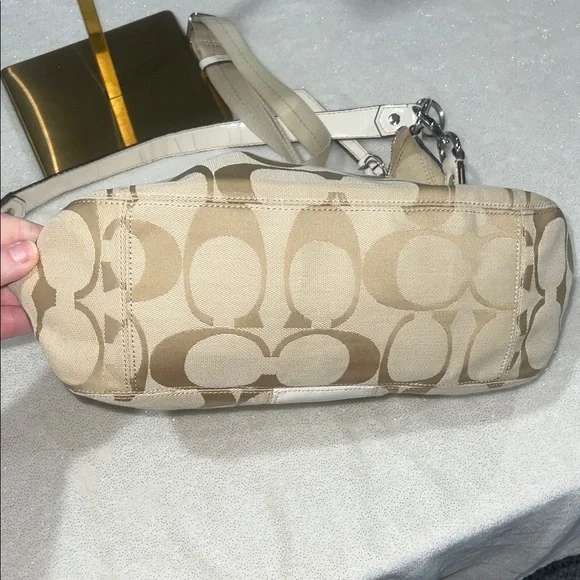 Coach Beige and White Signature Shoulder Bag - Picture 5 of 10